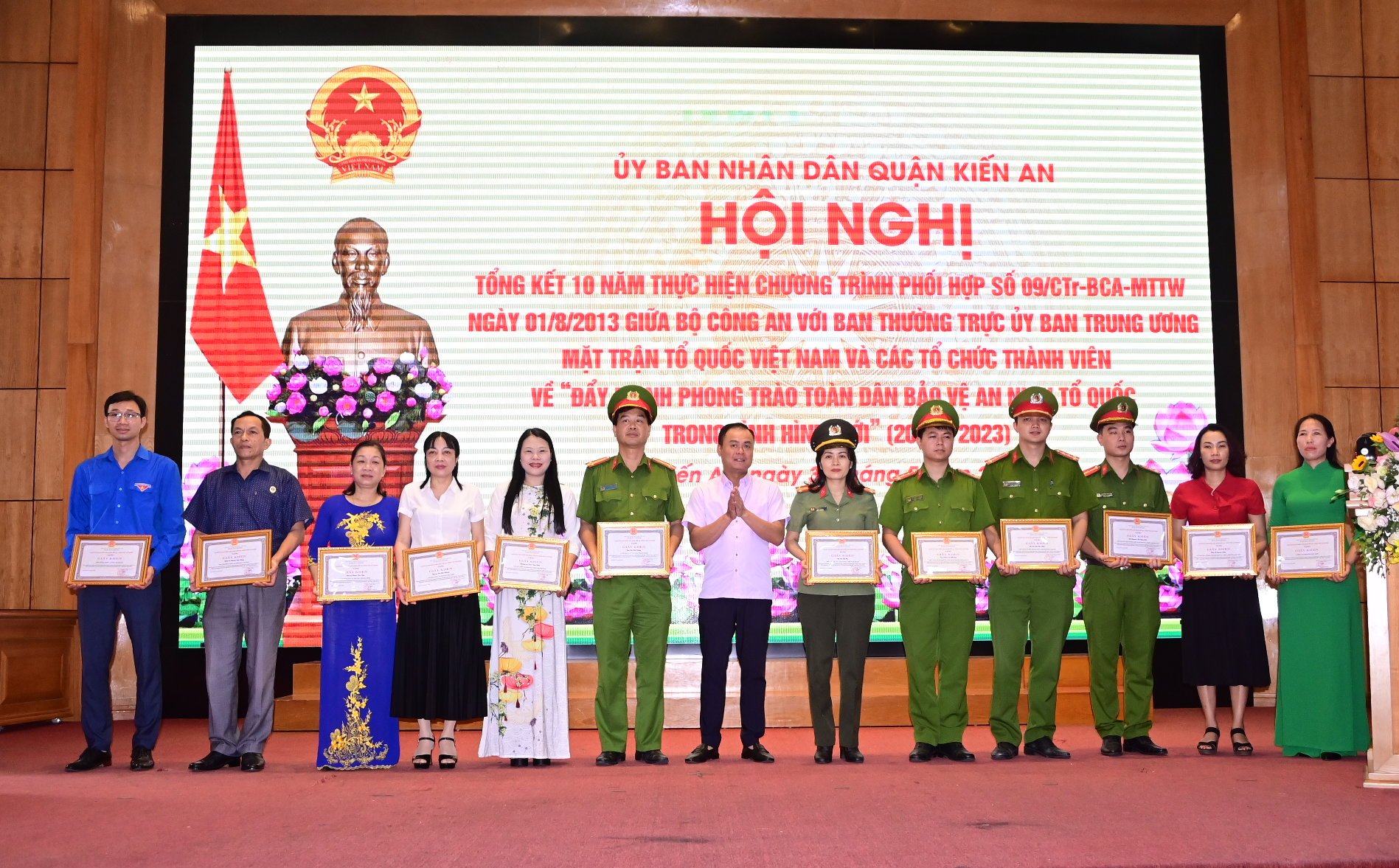 Người dân gửi thư cảm ơn Công an phường Lãm Hà (Kiến An)